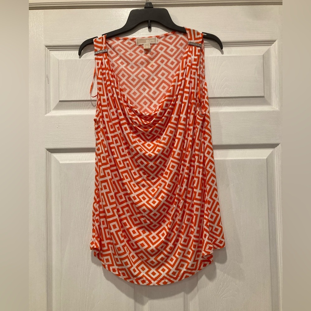 Michael Kors orange and white geometric print sleeveless top with a cowl neck 👙